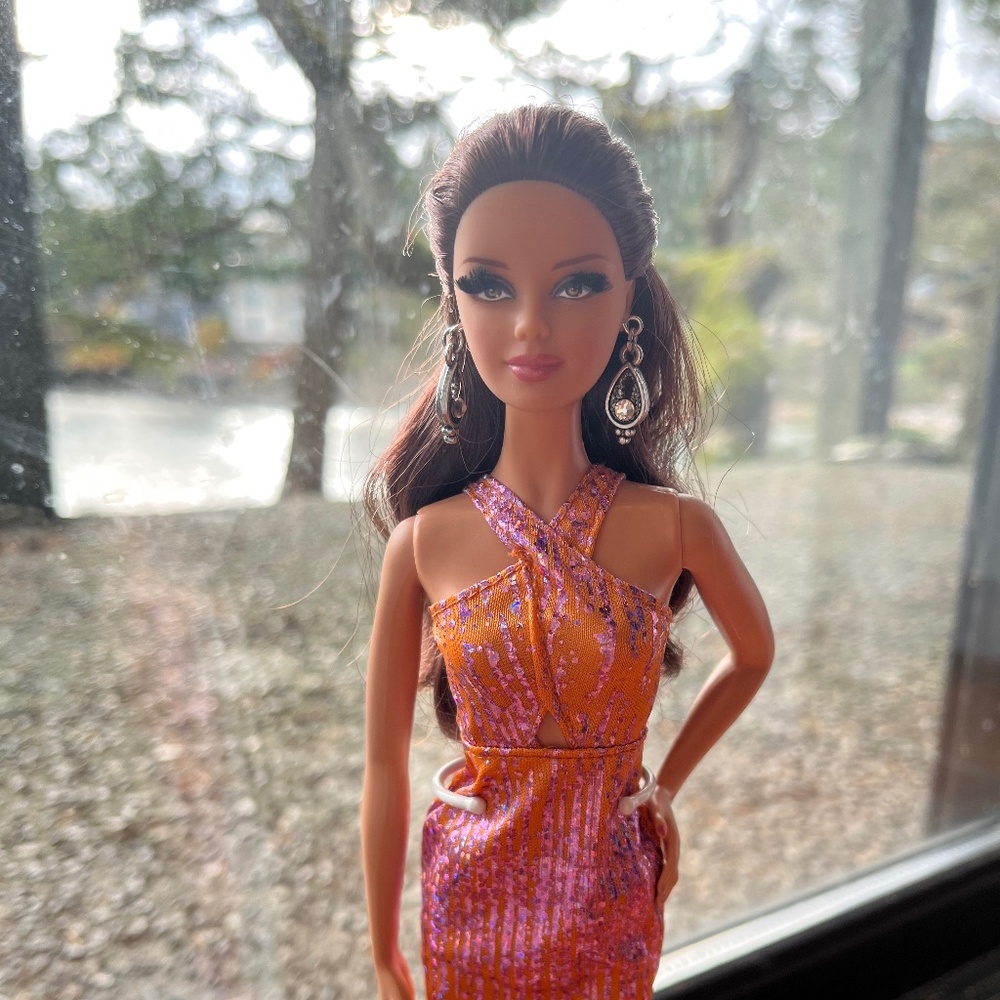 Barbie Doll 2013 The Barbie Look - City Shopper, Mattel - Picture 2 of 9
